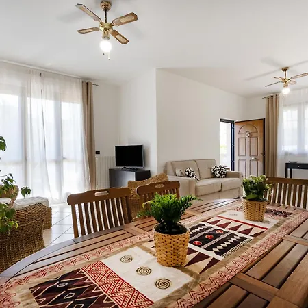 Elisa's - With Garden Villa *