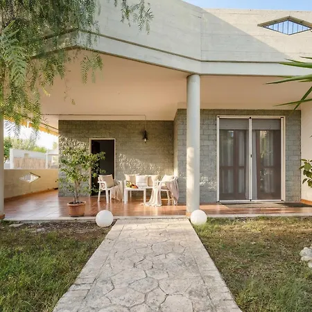 Elisa's - With Garden