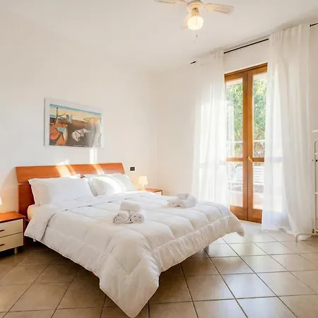 Elisa's - With Garden Villa *