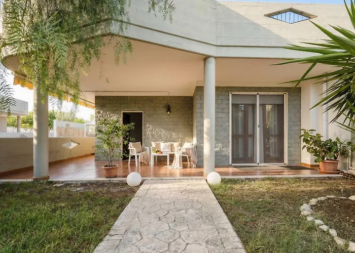 Elisa's - With Garden