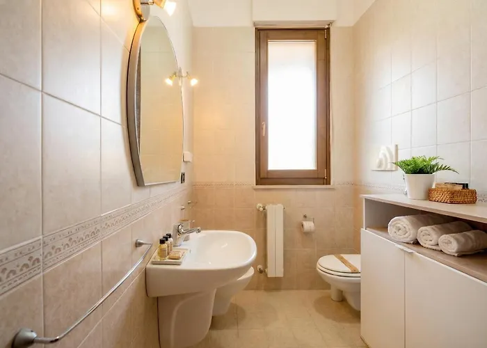 Elisa's - With Garden *